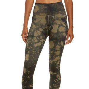 Good American Agave Black Tie Dye Seamless Leggings Large (3/4)